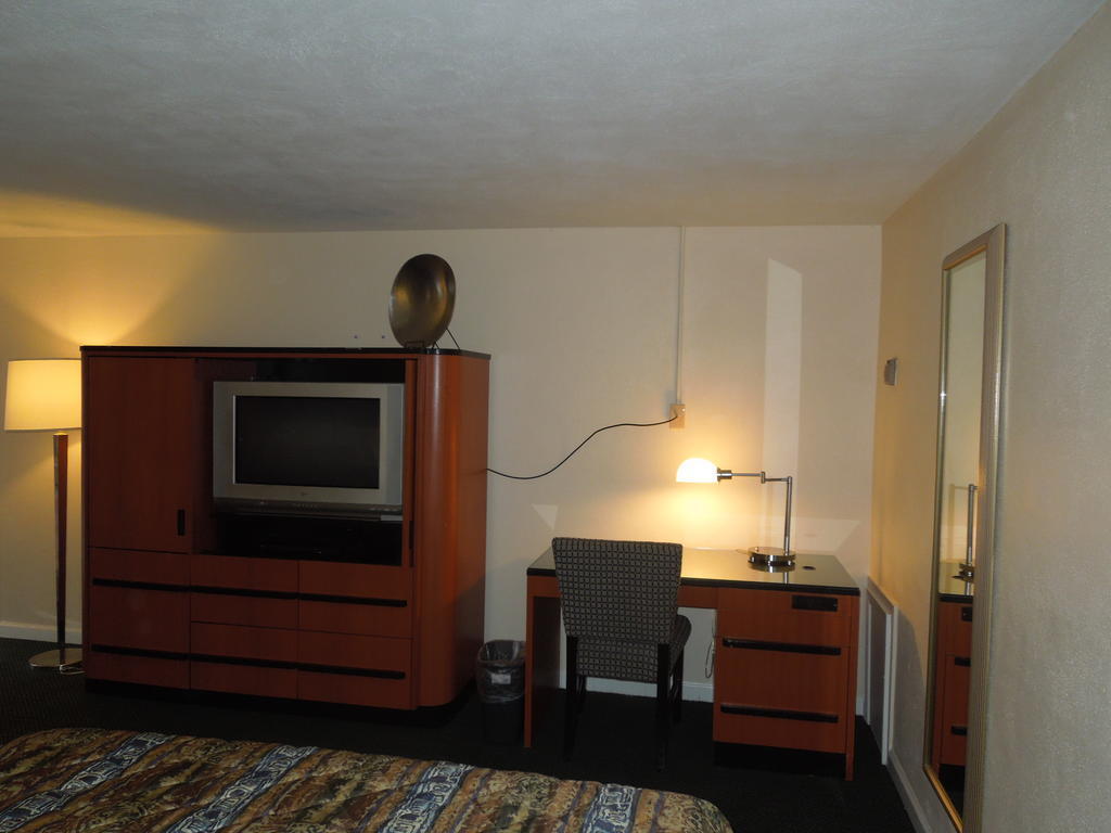 Sentinel Motel West Chester Room photo