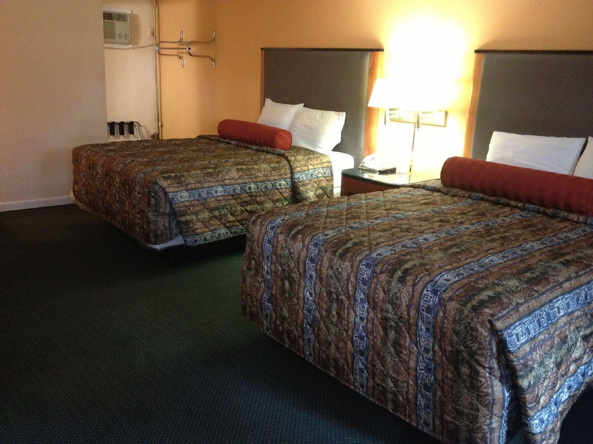 Sentinel Motel West Chester Exterior photo