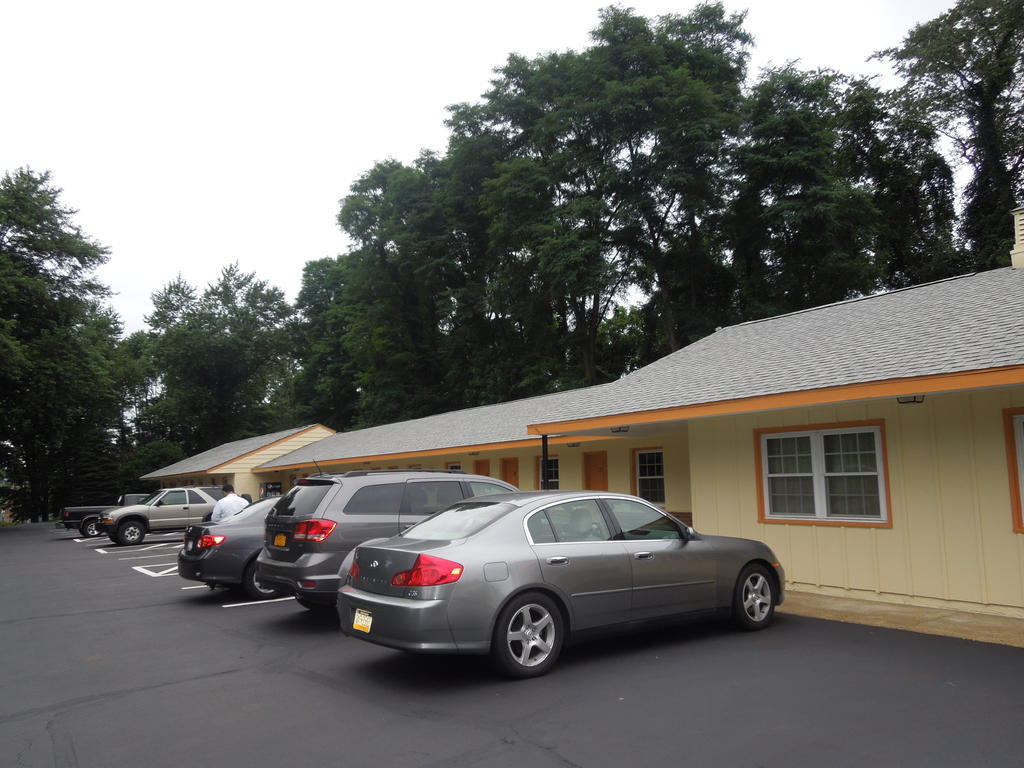Sentinel Motel West Chester Exterior photo