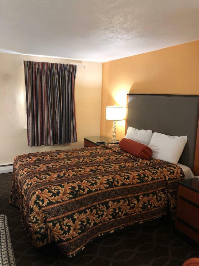 Sentinel Motel West Chester Exterior photo